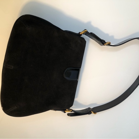 GUCCI Suede Black Handbag with Black Patent Leather Shoulder Strap - Picture 5 of 16